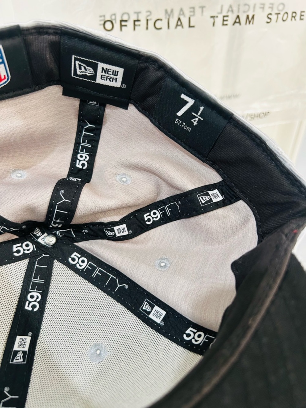 NWT Las Vegas Raiders New Era 59FIFTY Fitted Hat 7 1/4 Grey 2020 Sideline - Picture 8 of 9